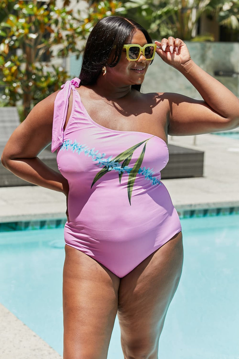 Traje de baño de un hombro en color rosa clavel de Marina West Swim Vacay Mode