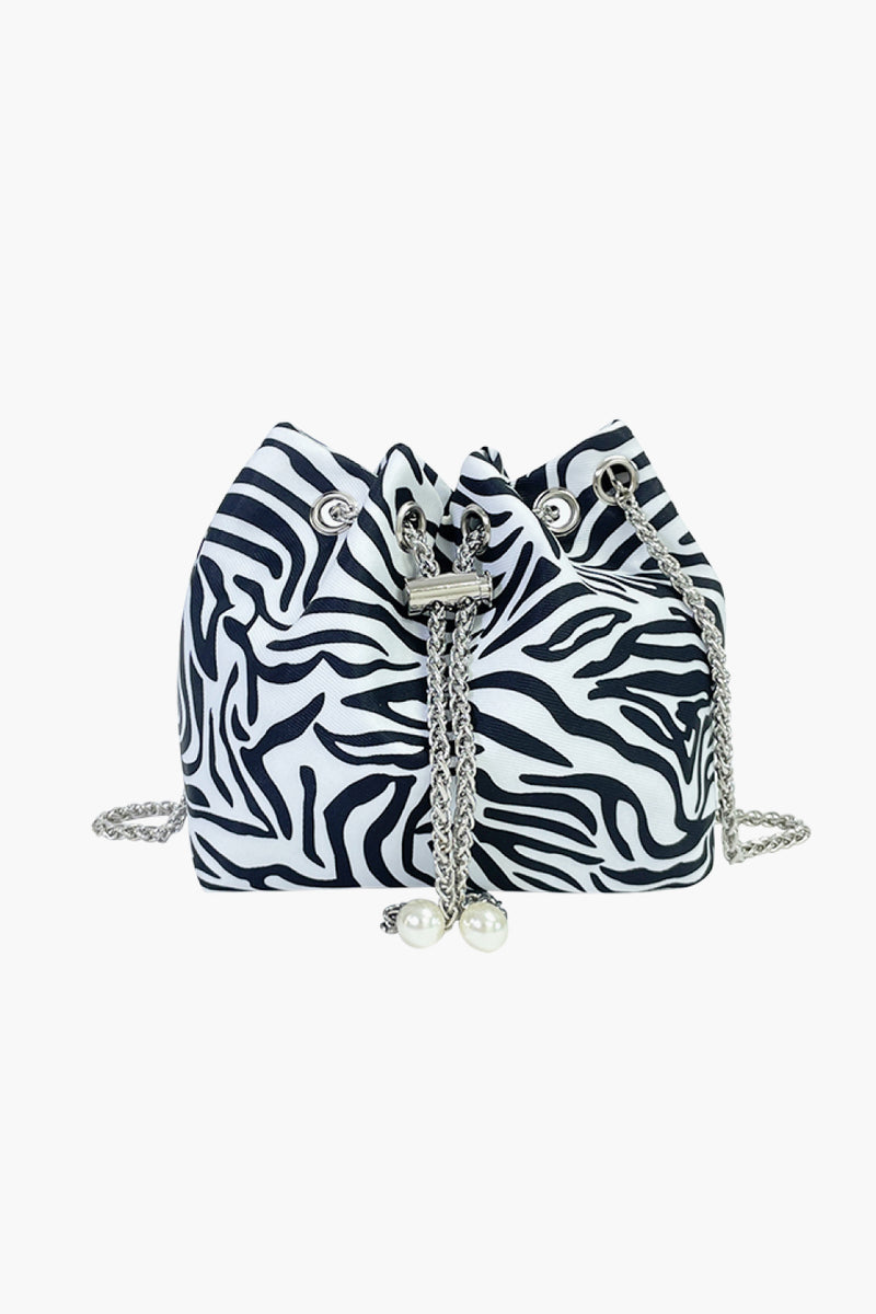 Bolso bombonera de nailon con estampado animal