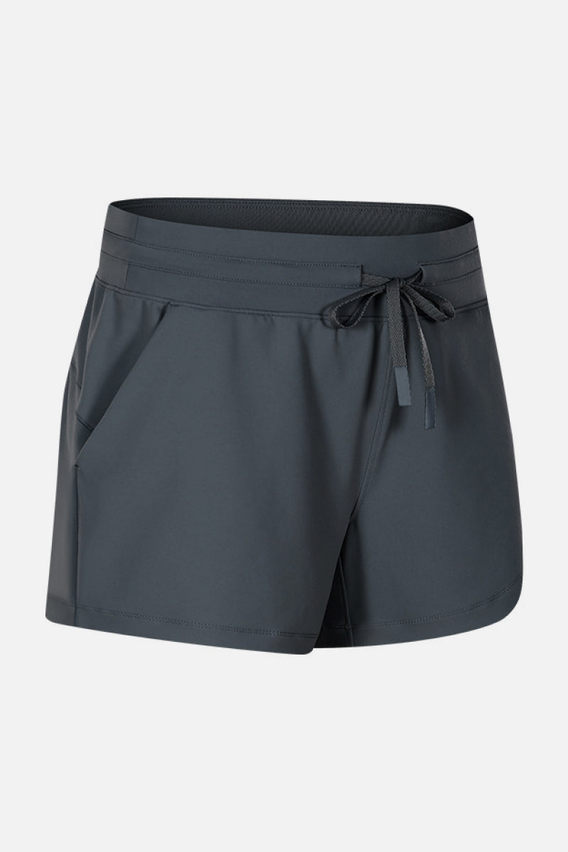 Short actif noué à la taille