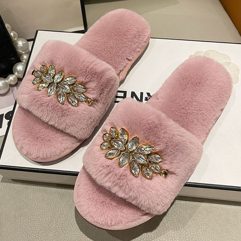 Pantuflas peludas para mujer con detalle de flores de cristal 