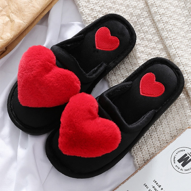 Pantuflas antideslizantes con forma de corazón peludas para mujer 