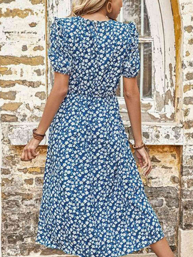 Vestido midi con abertura y cuello redondo floral