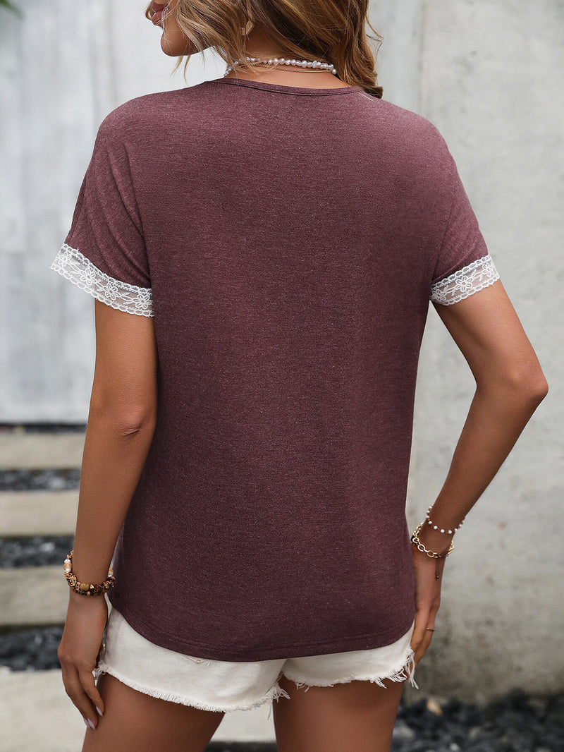 Camiseta de manga corta con cuello redondo en contraste